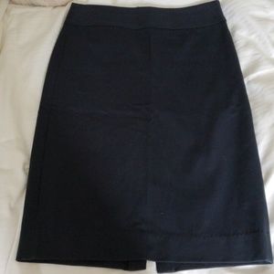Banana Republic navy pencil skirt sz 4